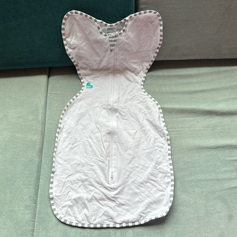 New - Love to Swaddle Up Original - Medium 6-8.5kgs/ 13-18.5 lbs